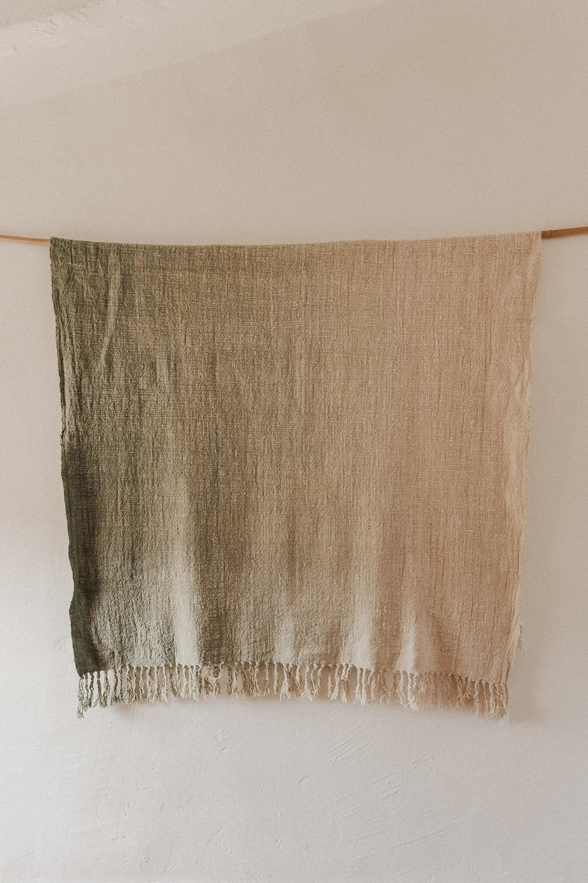 Ana – Ombre Throw