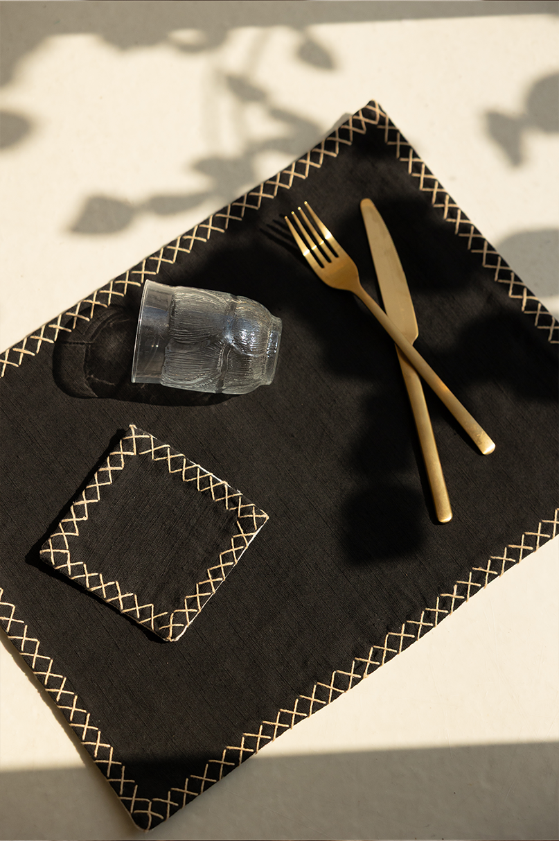 Alma – Place Mats – Set of Two