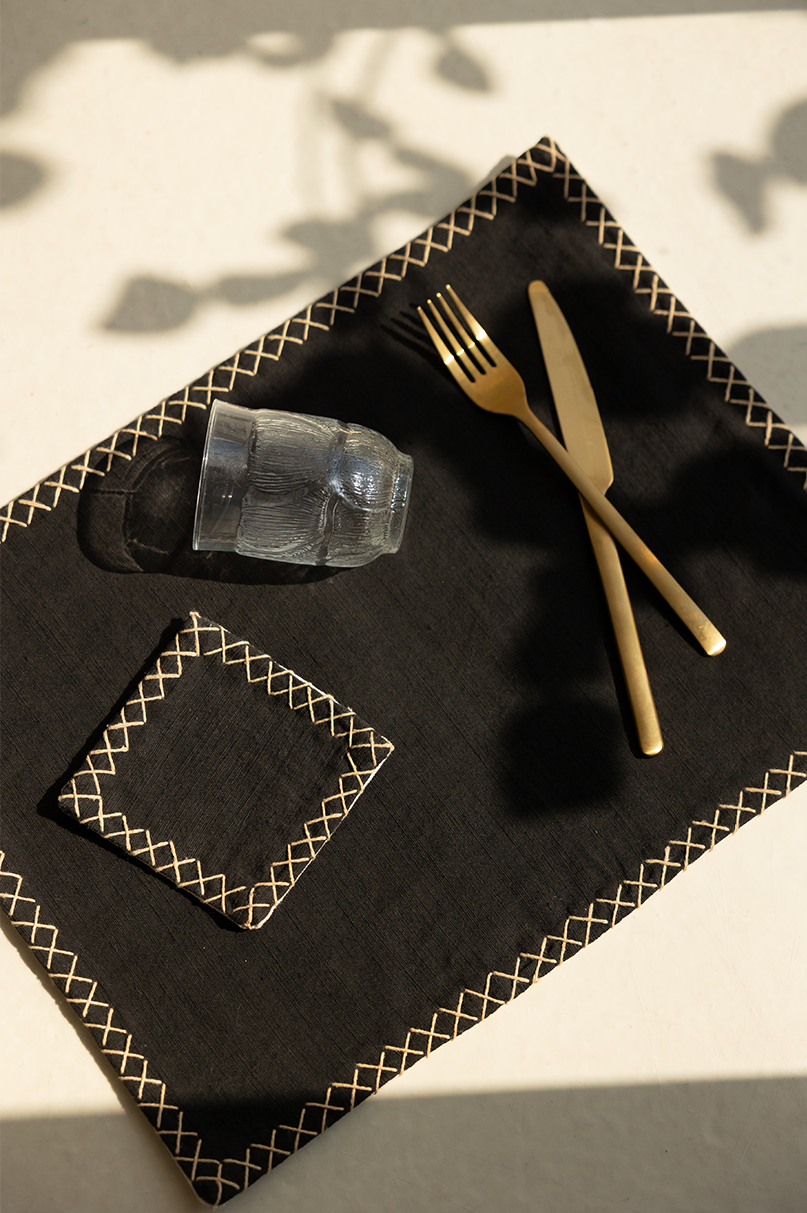 Alma – Place Mats – Set of Two